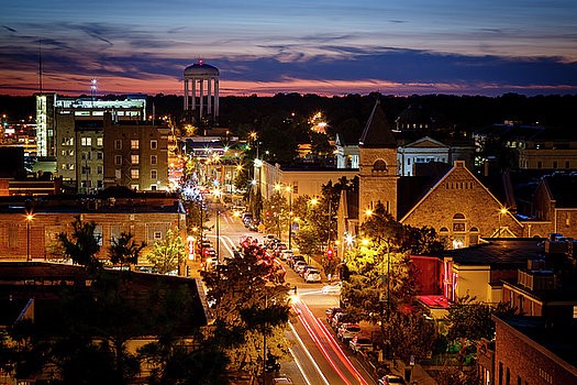 Image of downtown Columbia, Missouri at night